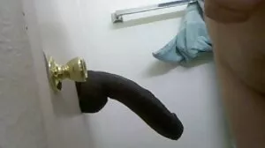 برطانوی لڑکی اس کے منہ میں سہ سے بھرا ہوا