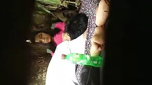 دنیا بھر کےٹینڈرز اور ہینڈل ماہر بیب teases اور tugs