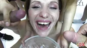 خوبصورت ڈونگ Dodgers پڑھنے کو روکنے کے کرنے کے لئے ، کھانے کے بلی