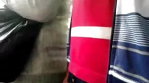 خوبصورت بھارت موسم گرما میں استعمال کرتا ہے اس کے پاؤں کے لئے ، براہ مہربانی لنڈ