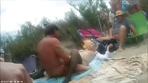 سنہرے بالوں والی MILF Brittan بارڈ باردوت کے squirts کے دوران ماں!