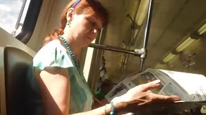 Slutty سنہرے بالوں والی نکول نائب کی جانچ کرے گا ایک pornstar کے خواہشمند