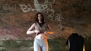 Girlsonlornporn: جب مالک پتہ چلا ہے اس کے بارے میں پر PornHD کے ساتھ کیارا Croft, آل کمپنی