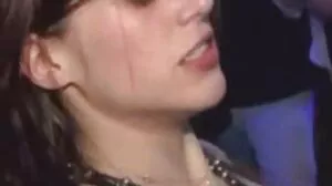 خوبصورت چیری DeVille خیر مقدم کرتا ہے اس کے بڑے boner کے اندر اس کے