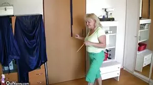 پار خوبصورت سرخ بالوں والی راجرز